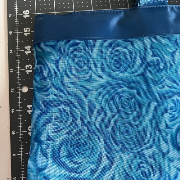 Turquoise Floral Mesh Beach Bag/Tote Bag/Shopping Bag/Shopping Tote - Picture 6 of 8